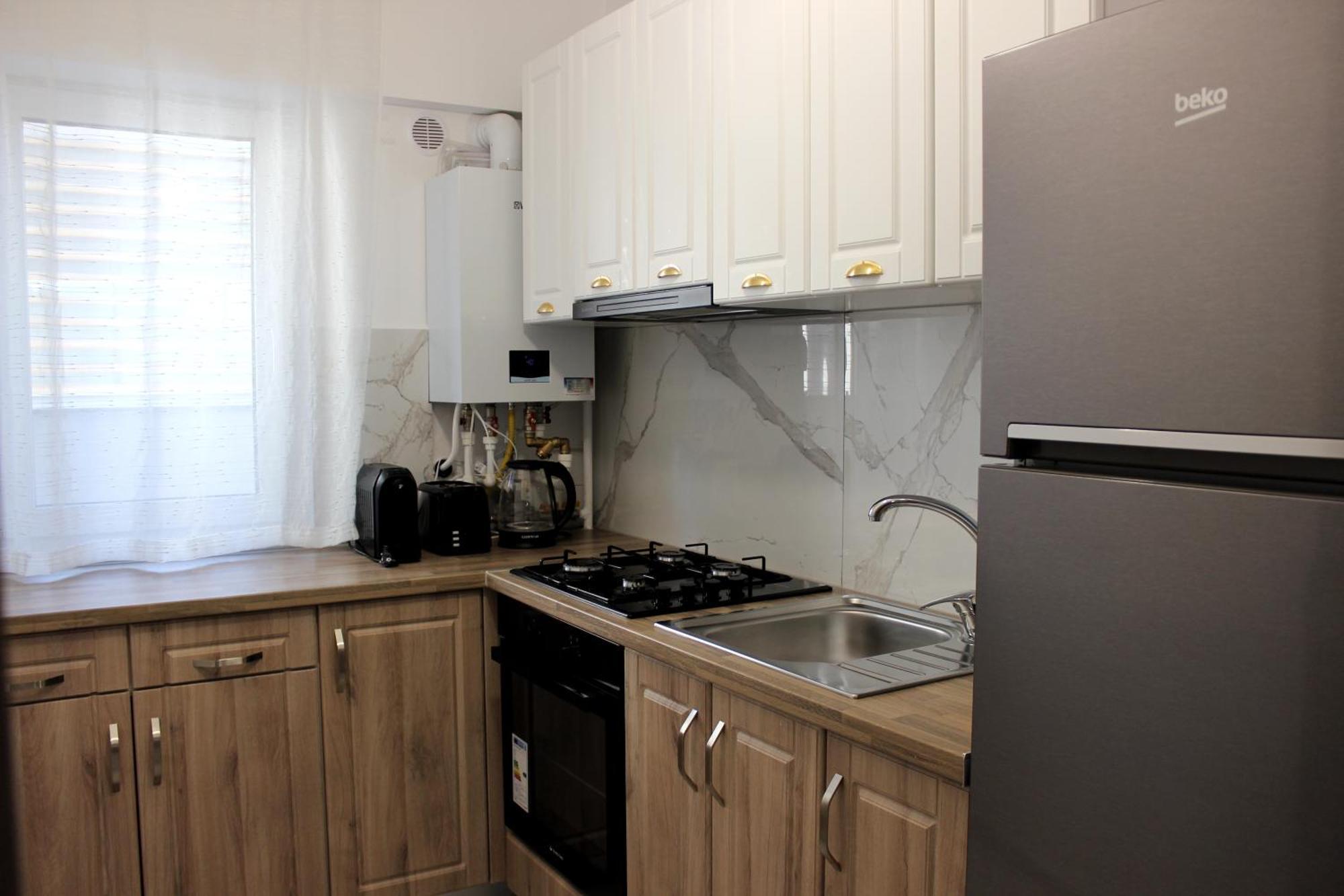 Cozy Apartments In Centre Of Suceava Near Kaufland And University Exterior foto